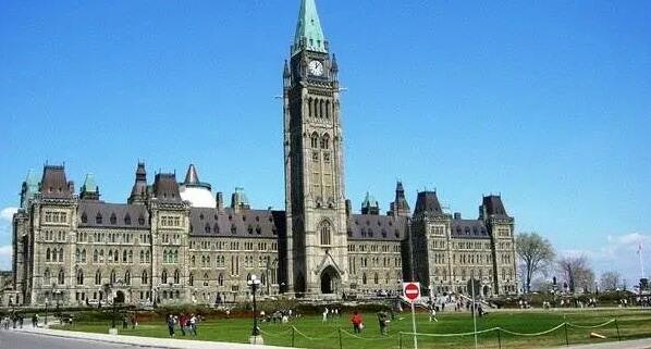 加拿大留学有哪些优势？如何在国内获得加拿大高中学籍？