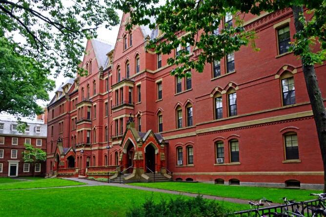 八大藤校终于放榜啦！录取率纷纷创历史新低！