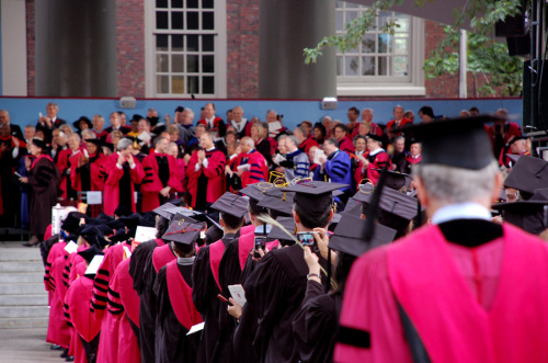 出国留学真的很贵吗？近年来各国留学费用汇总