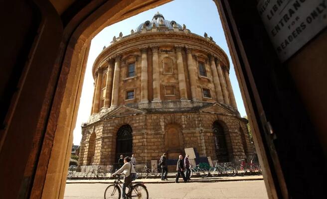 2022年夏季GCSE和A-level确定进行考试吗？