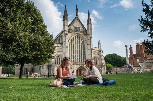 最适合国际生学习的英国五大学校!太舒服了叭~ 最适合国际生学习的英国五大学校!太舒服了叭~