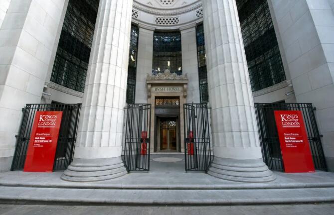 英国留学须知：75%的成年人接种了疫苗，KCL等学校更新开学政策