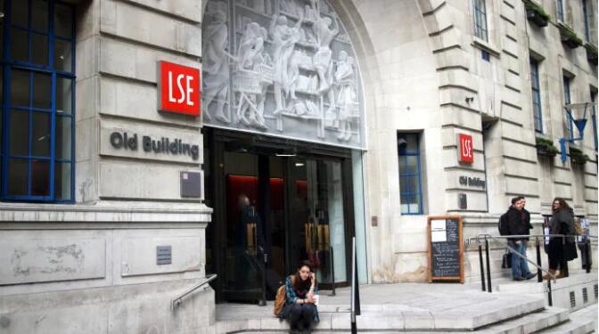 英国留学须知：75%的成年人接种了疫苗，KCL等学校更新开学政策