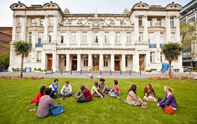 英国留学前100-200，最宽进严出的3个学校