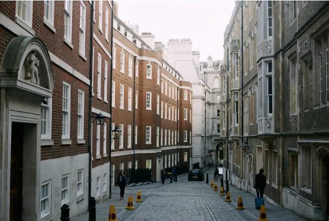 高考后，英国本科留学的优选方案来了！