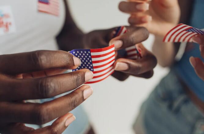 申请国外大学雅思需要多少！高考成绩对申请国外大学重要么？！