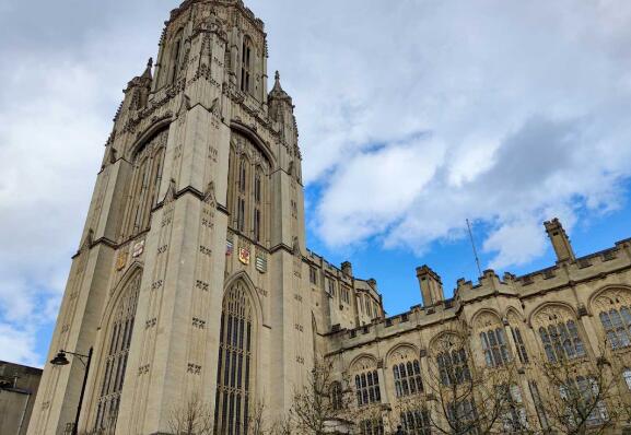 最受百大雇主青睐的英国大学是它！英国实力出众的老牌院校—“红砖大学”ALevel要求有多高？
