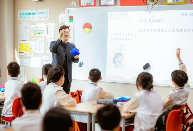 广州新侨学校3月26日开放日邀请函！招收小学到国际高中适龄学生！