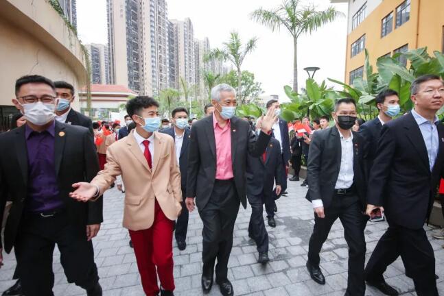 高度认可与赞扬：新加坡总理李显龙视察广州新侨学校