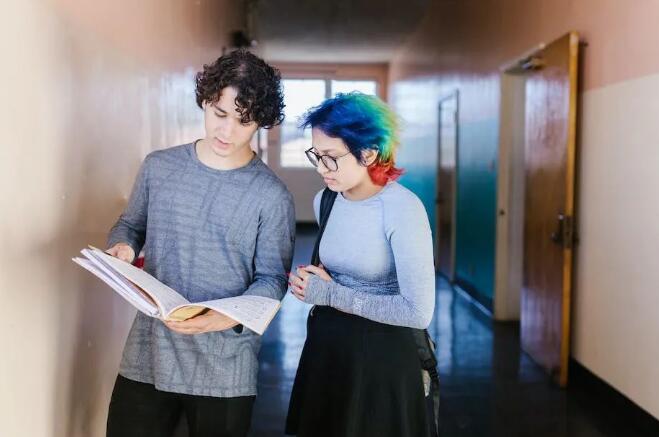 加拿大留学又涨价了？揭秘一下2023本科和硕士的留学费用！