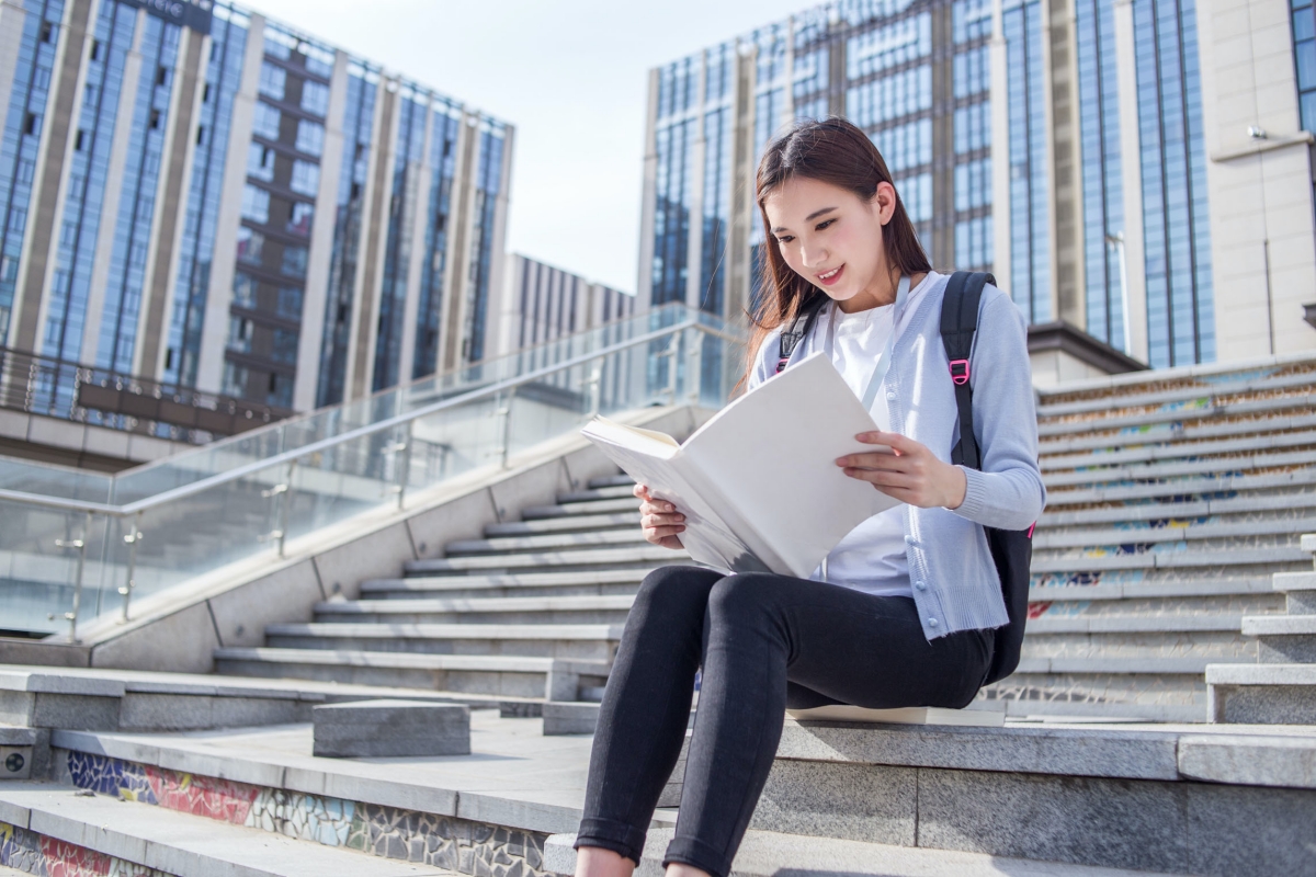 秋季雅思托福学霸计划：抢占留学先机，冲刺高分奖学金！