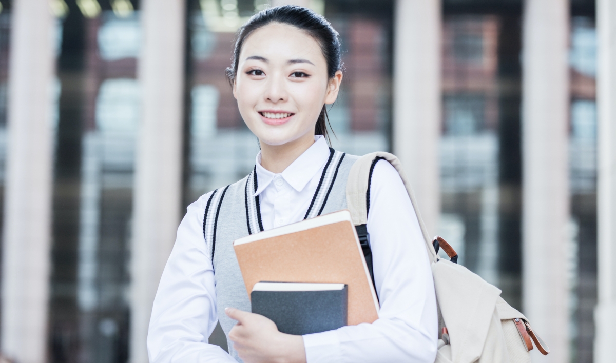 高考后出国留学：开启人生新赛道的智慧之选